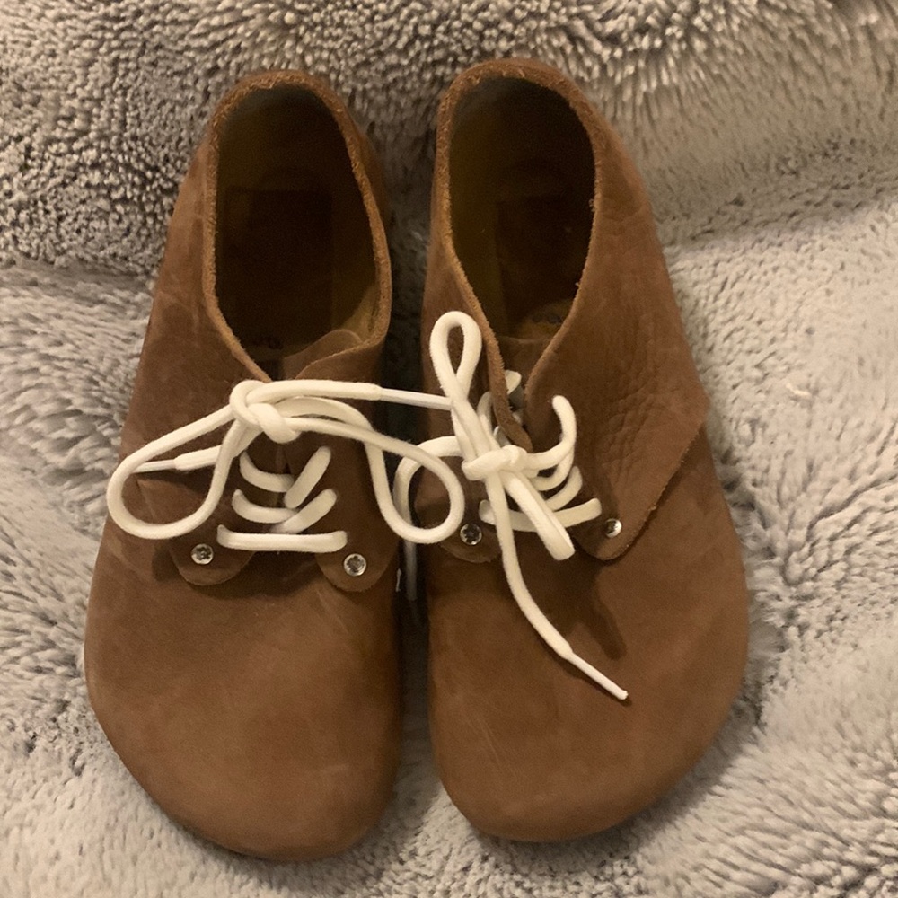 Birkenstock Maine soft footbed.